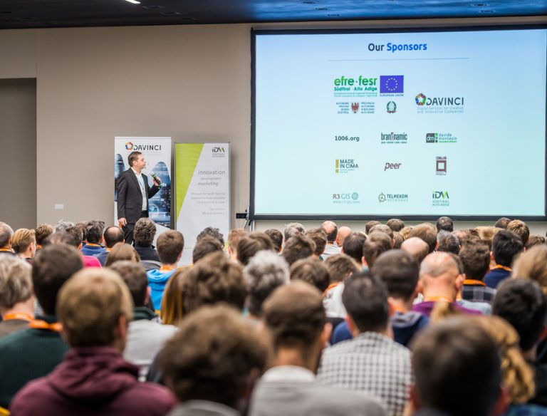 Cropped small 24519389048 566972e3fd k